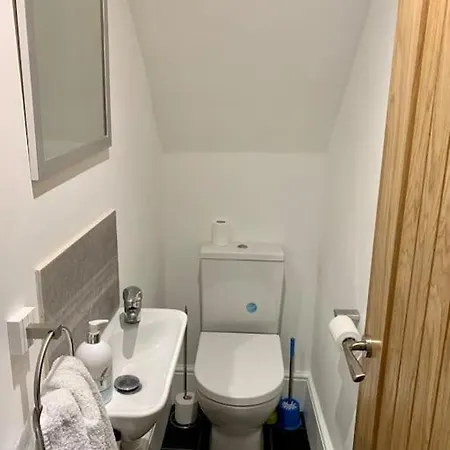 Newly Renovated 4 Bedroom House In Feriehus *