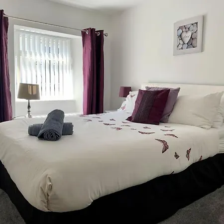 Newly Renovated 4 Bedroom House In